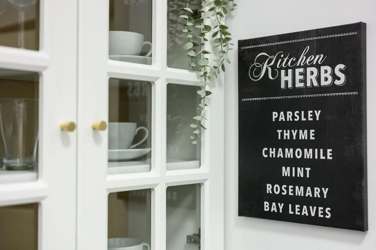 Unique Style Apartments Old Town - 25 Min From The Airport - By Homelike Krakov 0*,  Polsko